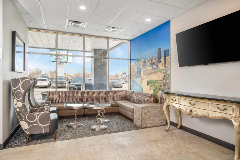 Public Area, Clarion Pointe, Division No. 11