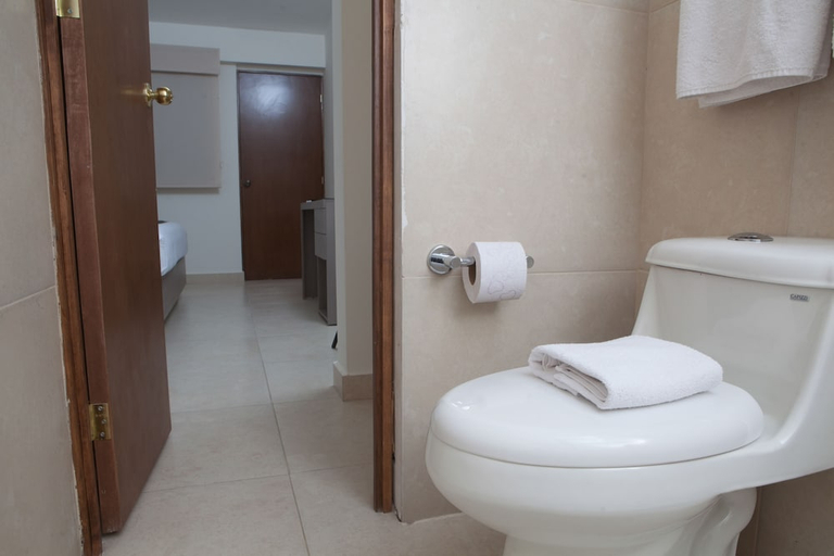 Bathroom 3, Hotel La Riviera, Culiacán