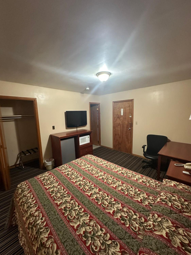Bedroom 2, Budget Inn - Cambridge, Guernsey