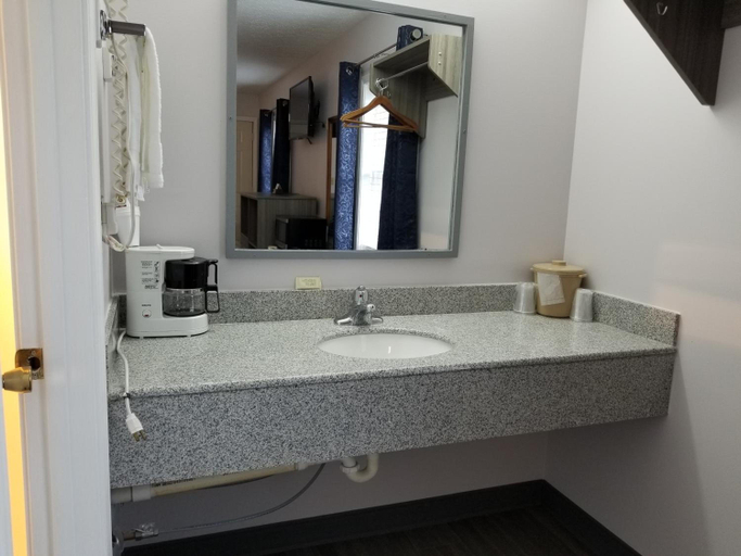 Bathroom 4, Old Bardstown Inn, Nelson