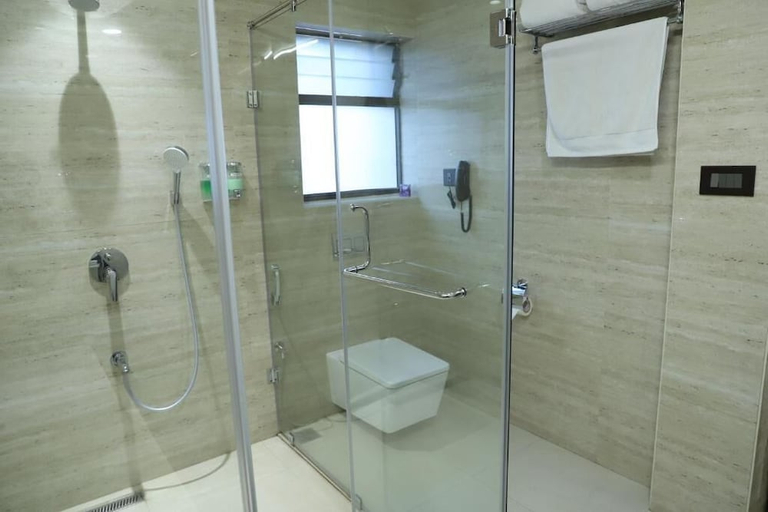 Bathroom 5, Welcomheritage Narmada Jacksons, Jabalpur