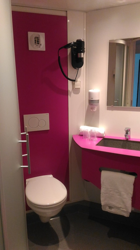 Bathroom 3, initial by balladins Bordeaux / Eysines, Gironde
