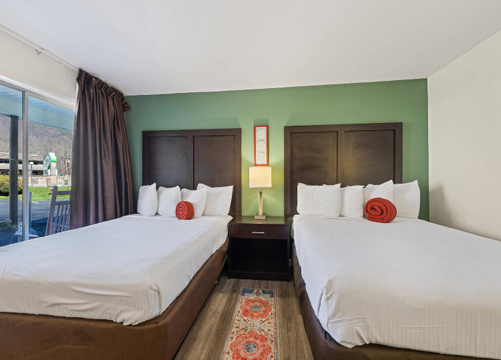 Bedroom 2, Castlewood Inn, Haywood