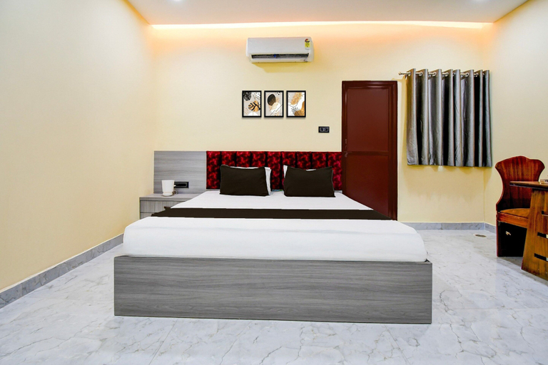 Room 2, Deluxe Red Chilly 2.O Hotel & Banquet, Gorakhpur