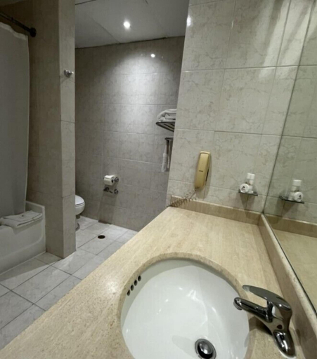Bathroom, Caracas Cumberland, Libertador