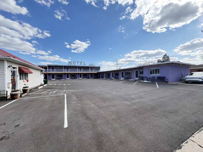 Exterior & Views 4, Purple Sage Motel, Garfield