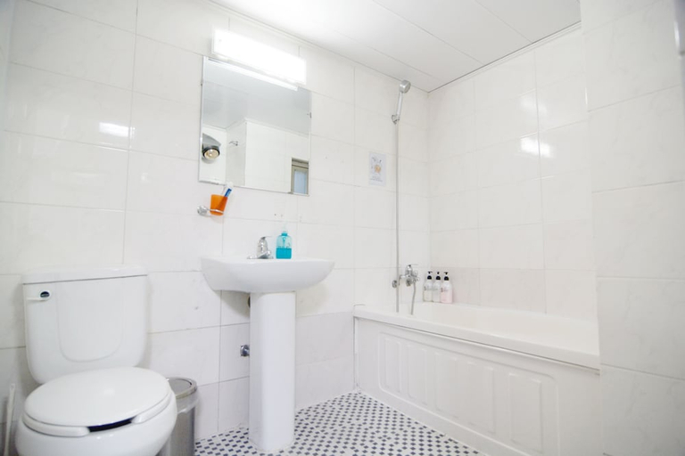 Bathroom 3, Insadong Hostel, Jongno