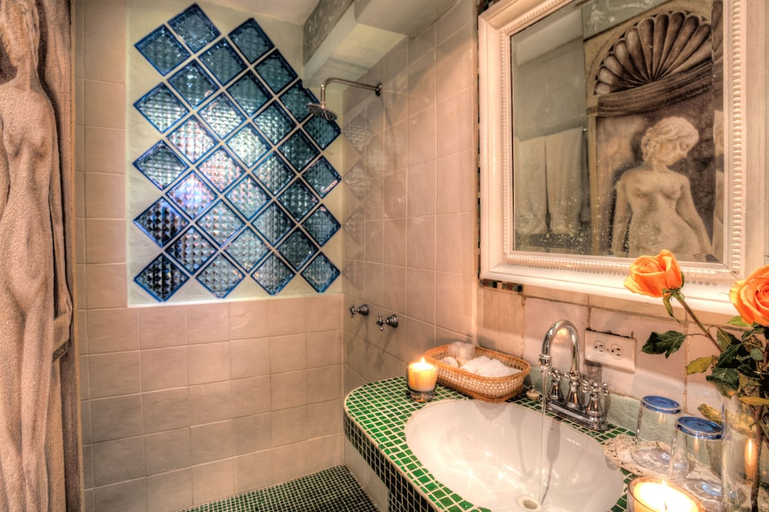 Bathroom 5, Rivera del Rio Boutique Hotel, Puerto Vallarta
