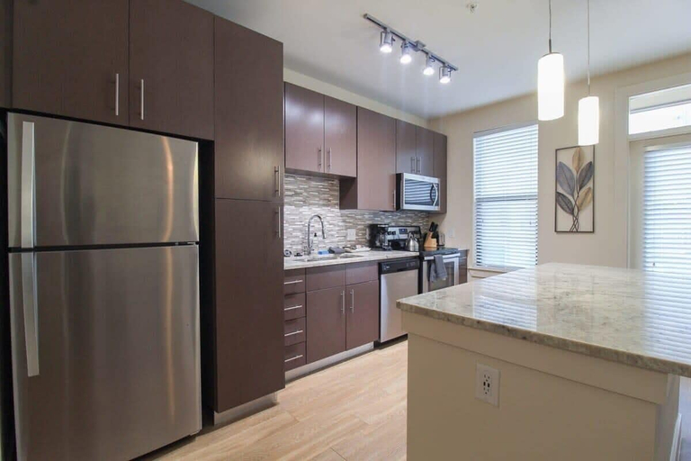 Room 4, Refresh Tanglewood Spacious 1BR in Uptown Houston, Houston