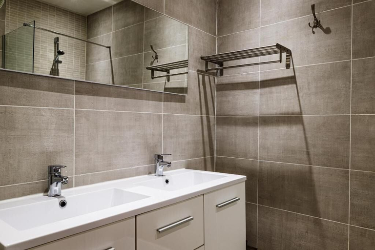 Bathroom 5, Hotel du Dauphiné, Rhône