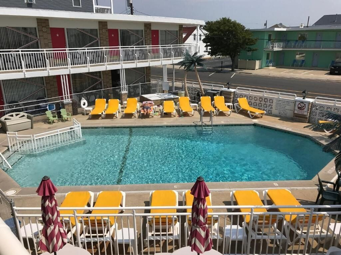 Pool 5, Starfire Motel, Cape May