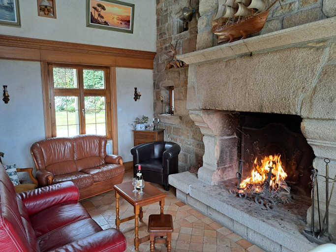 Others 4, Granite House in Brittany with Sea Views, Finistère