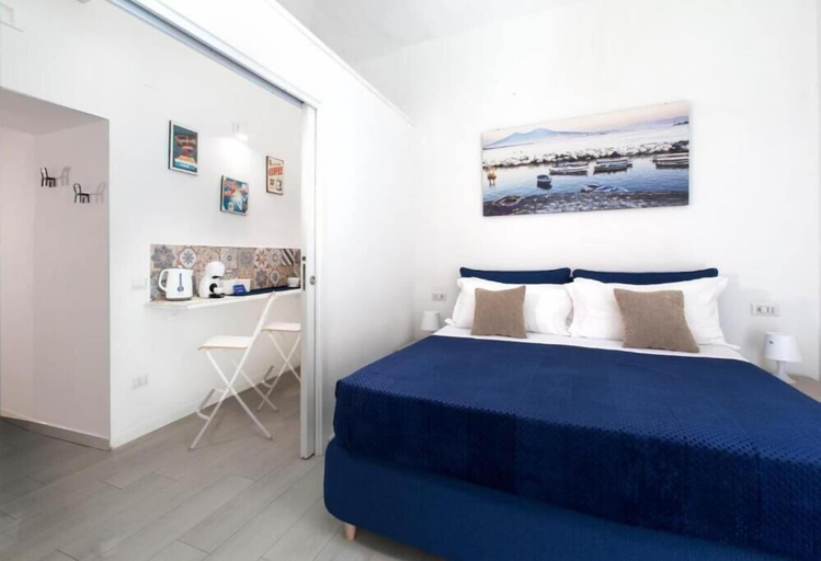 Room 2, YourHome - Jolly Aranci, Napoli