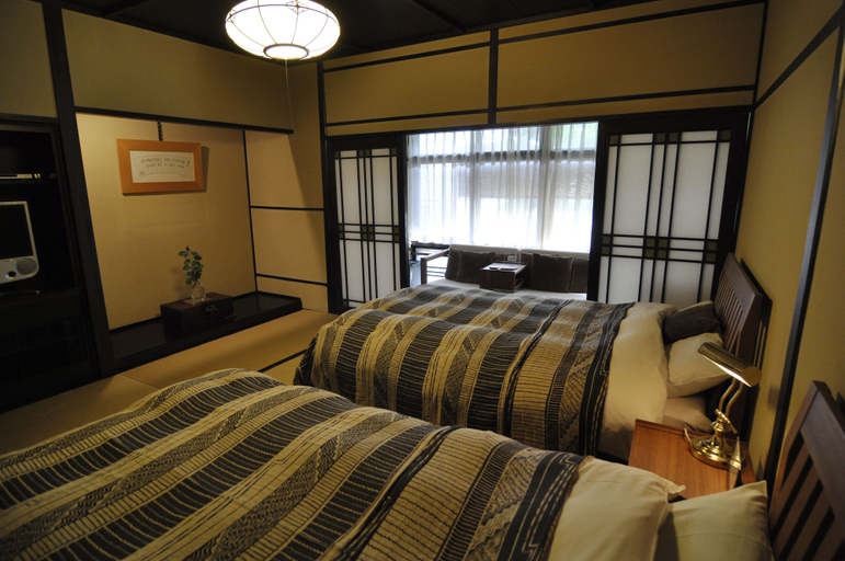 Bedroom 3, Tocen Goshoboh, Nishinomiya