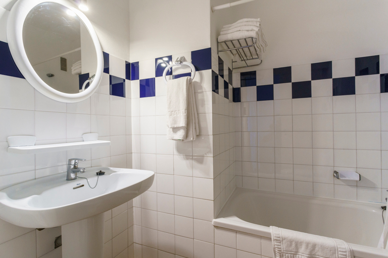 Bathroom 4, Apartamentos Las Pérgolas, Baleares