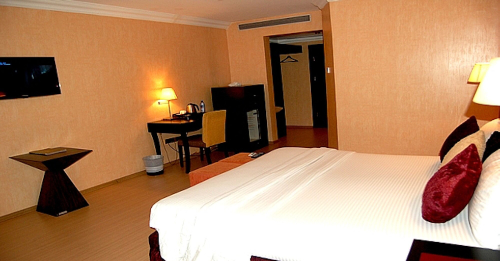 Others 2, Chesney Hotel, Eti-Osa