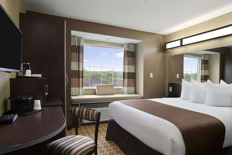 Bedroom 3, Sonesta Essential Fairmont, Marion