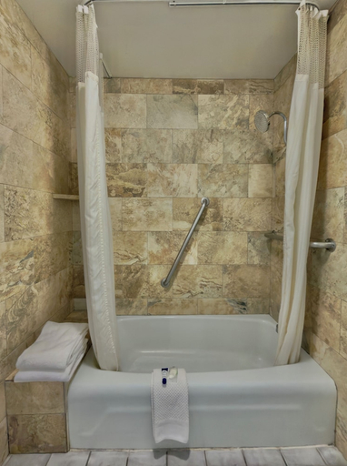 Bathroom 3, Discovery Inn, Salt Lake