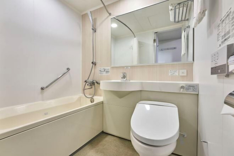 Bathroom 4, Daiwa Roynet Hotel Tokyo Akabane, Kita