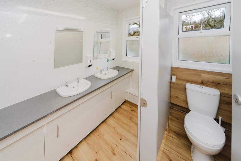 Bathroom, Broadford Youth Hostel, Highland