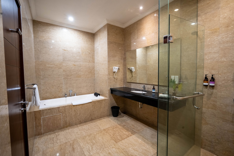 bathroom 6