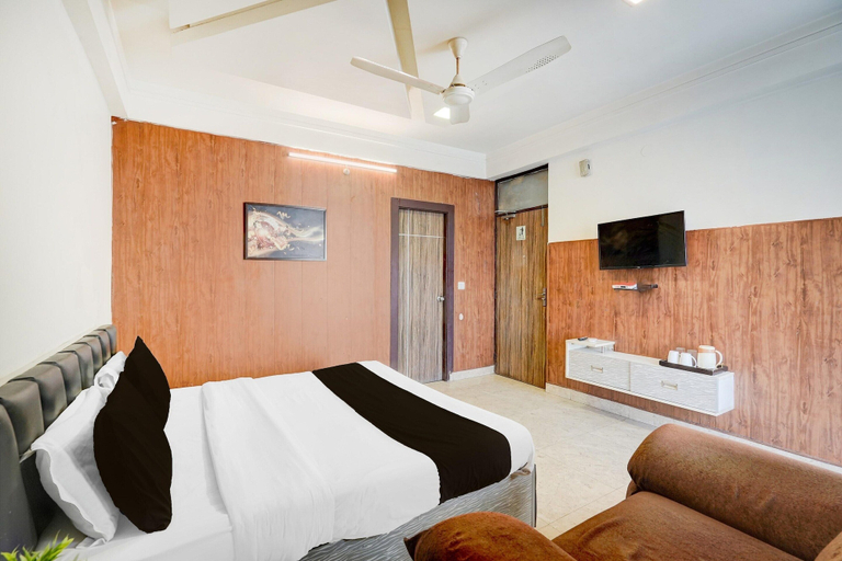 Room 3, Classic With Balconyhotel The Nest, Dehradun