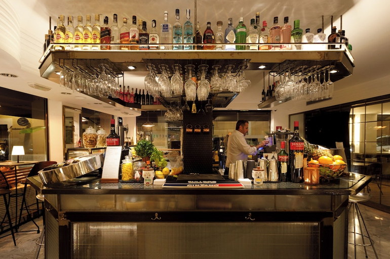 Food & Drinks 5, Aparthotel Mariano Cubi Barcelona, Barcelona