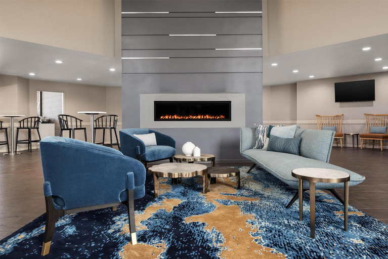 Public Area 4, Doubletree by Hilton Hotel Racine Harbourwalk, Racine