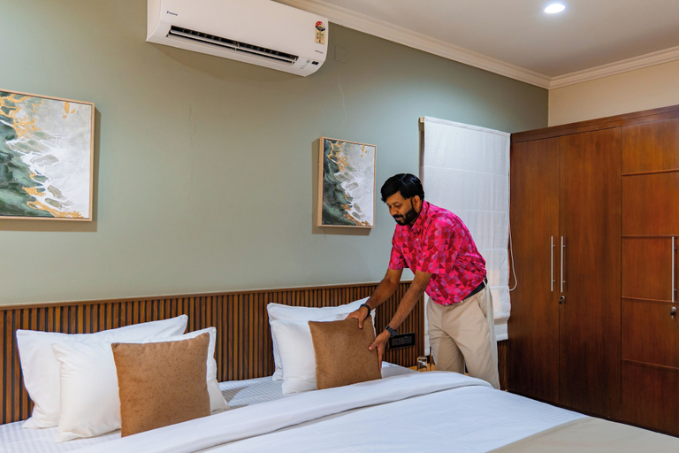 Room 5, ELIVAAS Valiyaveetil Mansion 5 BHK, Ernakulam