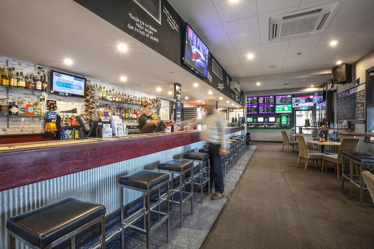 Food & Drinks 5, Federal Hotel, Mount Gambier
