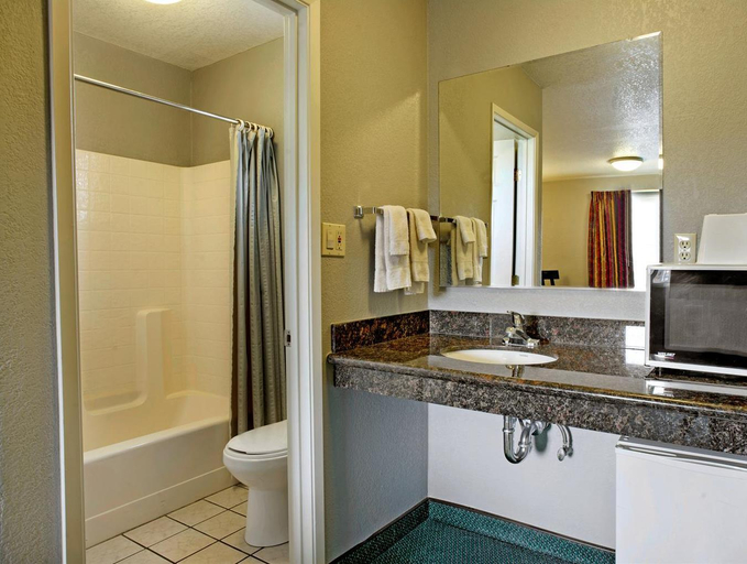 Bathroom 3, Americas Best Value Inn-Seaside North, Monterey