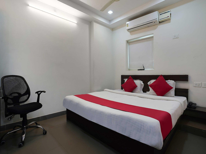 Room 2, Hotel O Pydithalli Ammavari Temple, Vizianagaram