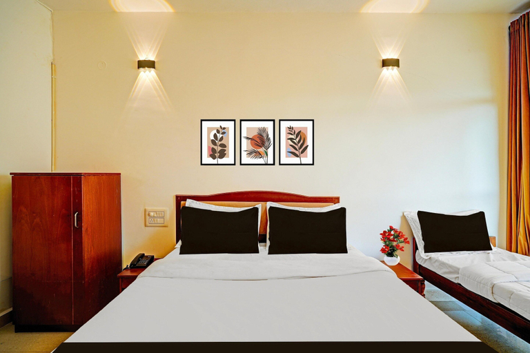 Room 2, Deluxe Hotel Raj, Kodagu