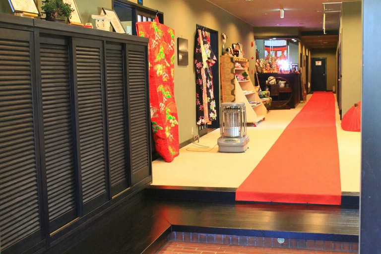 Interior entrance, Kujiranoonaka, Yamanakako