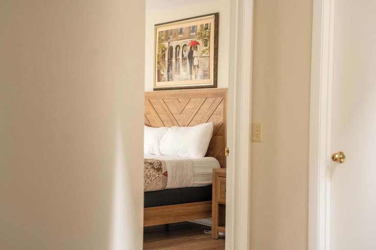 Room 2, Lakeside Living at Abbey Springs - Pools & Beach!, Walworth