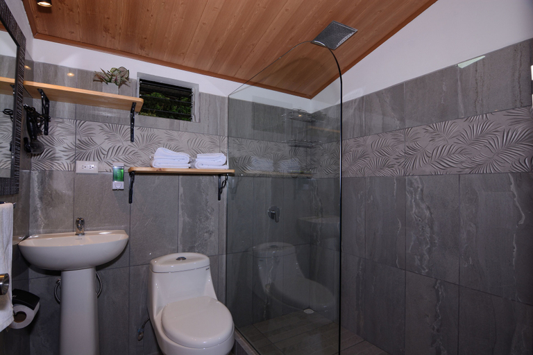 Bathroom 3, Alma Verde, Puntarenas