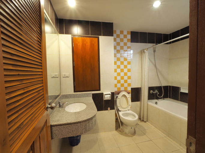 Bathroom 5, Golden Villa, Pattaya