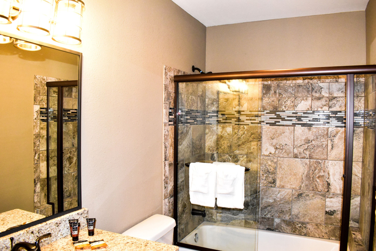 Bathroom 3, Indian Point Lodge Amp Condominiums, Stone
