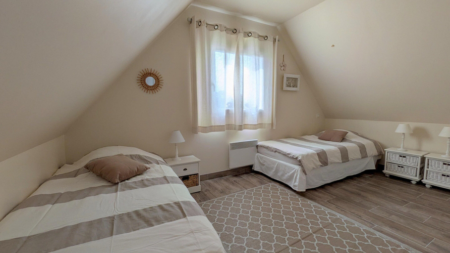 Room 4, Plouneour-trez Holiday Home With Seaview, Finistère
