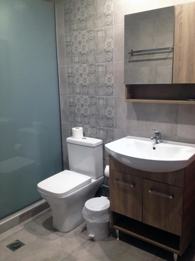 Bathroom 3, Thisvi, Crete