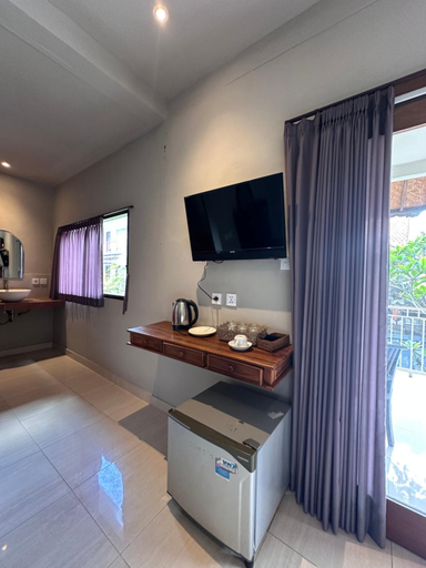 Others 5, Deswa inn, Gianyar