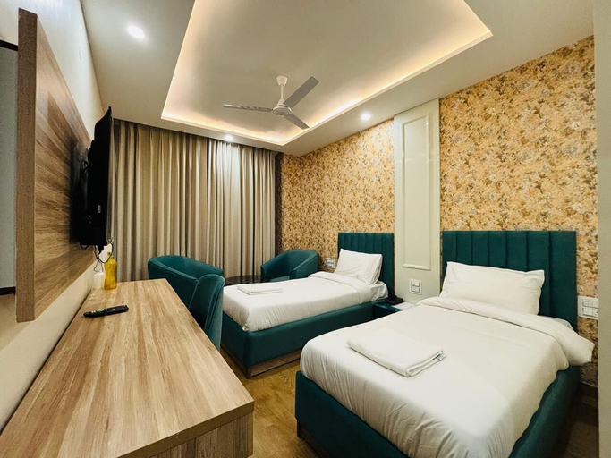 Bedroom 3, EL PINO, Kangra