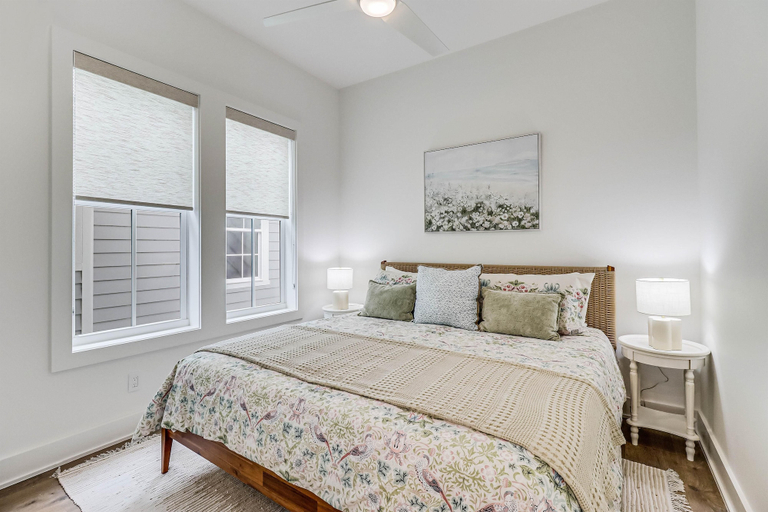 Bedroom, Meet Out Back 313 SOU, Nueces