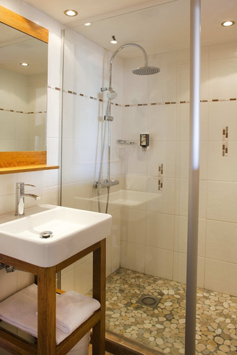 Bathroom 3, Beaulieu, Haute-Savoie