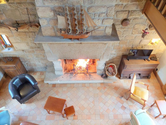 Others 3, Granite House in Brittany with Sea Views, Finistère