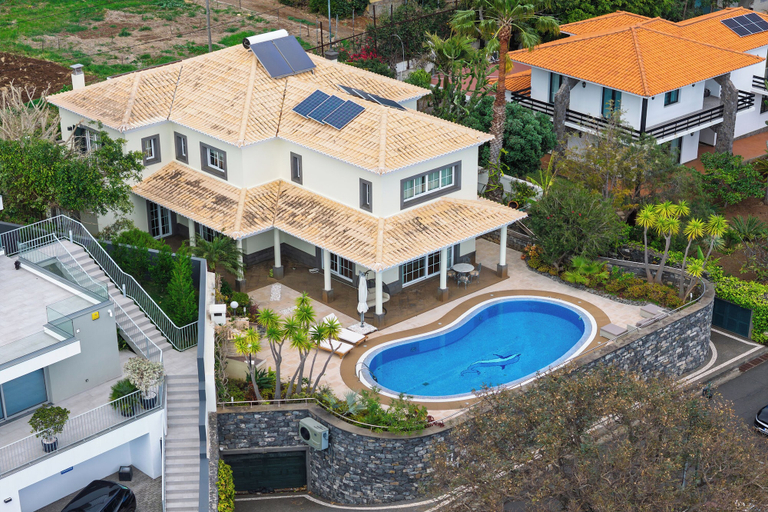 Exterior 5, Villa Minimalista by HRM, Santa Cruz