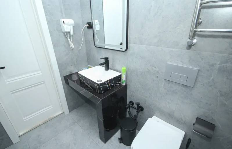 Bathroom 4, Da Vinci Hotel, Almaty