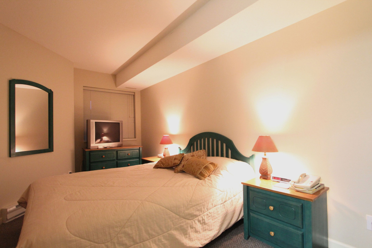 Bedroom 2, ResortQuest at Marketplace Lodge, Squamish-Lillooet
