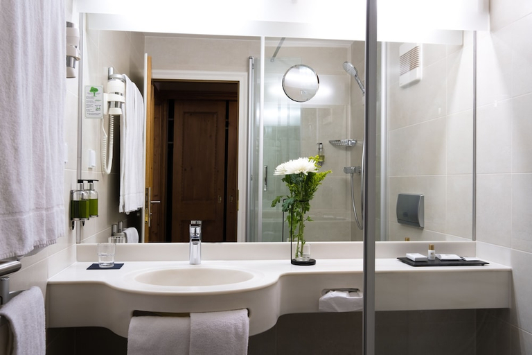 Bathroom 2, Hotel Central Hof, Hof