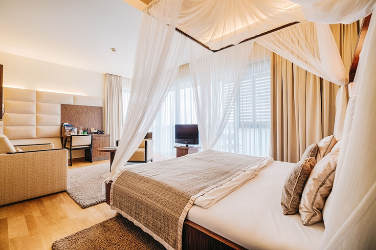 Bedroom 3, St. Martins Therme & Lodge, Neusiedl am See